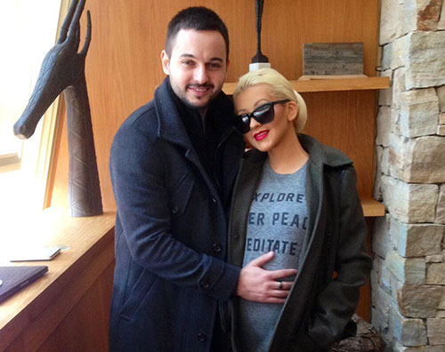 xtina Christina Aguilera mostra il pancione su Twitter