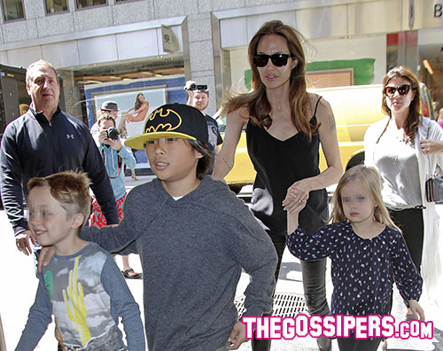 angie1 Shopping con i figli per Angelina Jolie