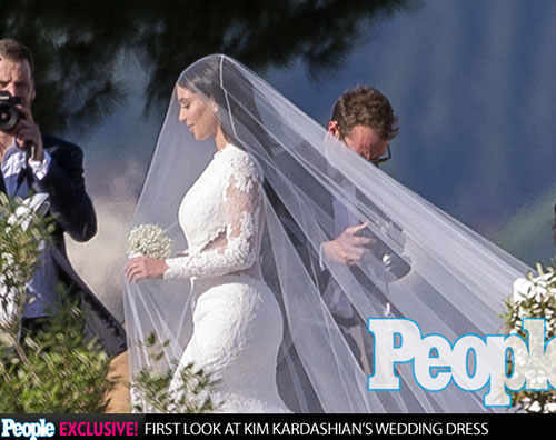 kimkanye2 Kim Kardashian, sposa in Givenchy