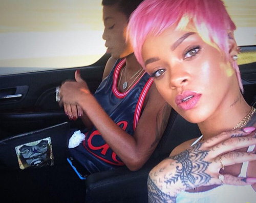 rihanna Capelli rosa per Rihanna
