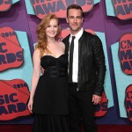 Kimberly Brook e James Van Der Beek 150x150 Nicole Kidman ruba la scena ai CMT Music Awards 