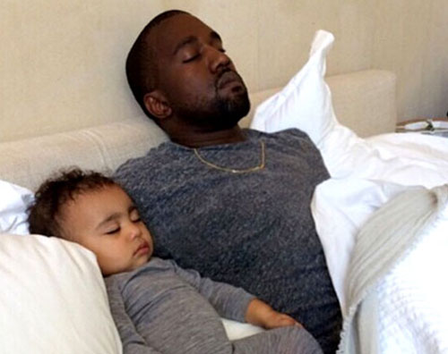 kanye.north  Kanye West fa la nanna con North