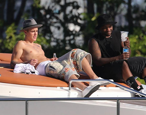 bieber2 Justin Bieber sotto il sole di Miami