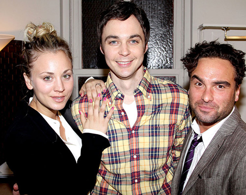 1 milioni di dollari a episodio per gli attori di Big Bang Theory kaley 1 milioni di dollari a episodio per gli attori di Big Bang Theory