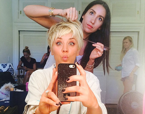 Kaleycover Kaley Cuoco in reggiseno su Instagram