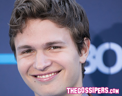 ansel Ansel Elgort Ho perso la verginità a 14 anni