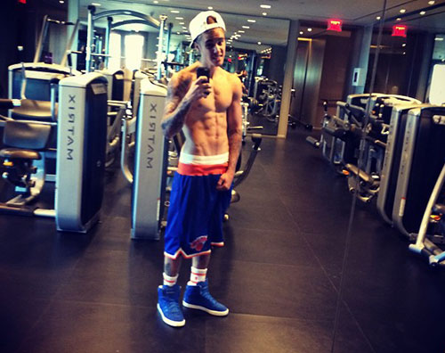 bieber1 Justin Bieber mostra i muscoli su Instagram