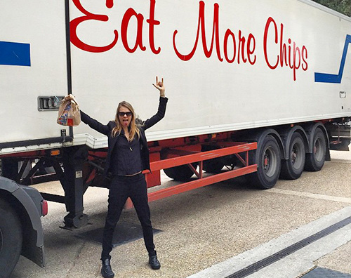 Cara Delevingne è una fan delle patatine fritte