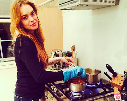 LINDSAY Lindsay Lohan molestata da uno stalker