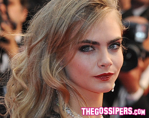 Cara Delevingne Cara Delevingne fuoriosa con i paparazzi