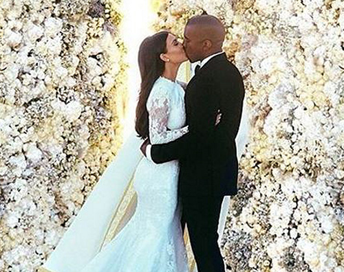 Kim e kanye bacio Crisi matrimoniale superata per Kim e Kanye