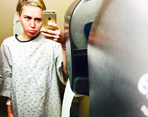 Miley Miley Cyrus, le foto della sua operazione su Instagram
