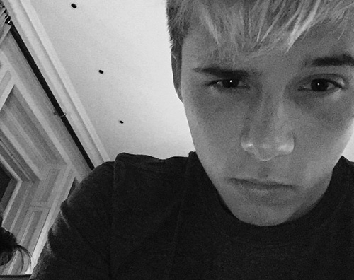 Brooklyn Beckham Brooklyn Beckham I biondi si divertono di più