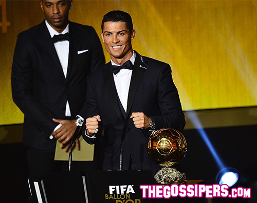Cristiano Ronaldo1 Cristiano Ronaldo riceve il terzo Pallone DOro