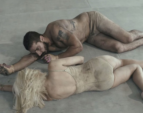 Elastic Heart Sia accusata di pedofilia per Elastic Heart