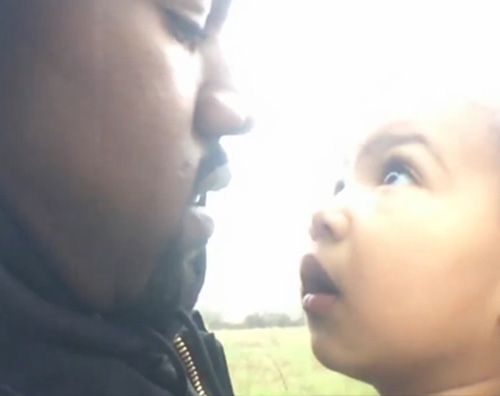 Kanye e North Kanye West con North nel nuovo videoclip