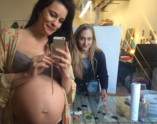 Liv Tyler Liv Tyler mostra il pancione su Instagram