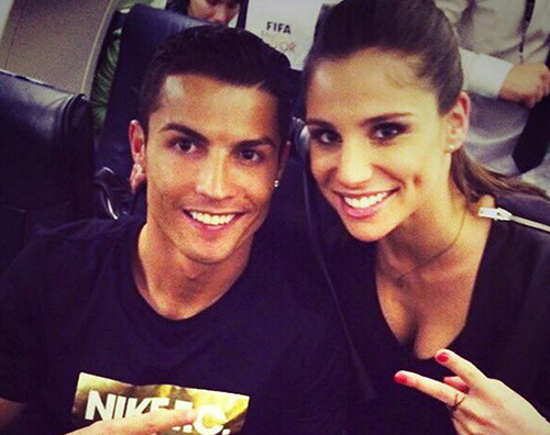 Lucia Villalon Cristiano Ronaldo Cristiano Ronaldo passeggia con suo figlio