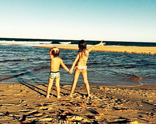 AlessandraAmbrosio Alessandra Ambrosio in Brasile con la famiglia