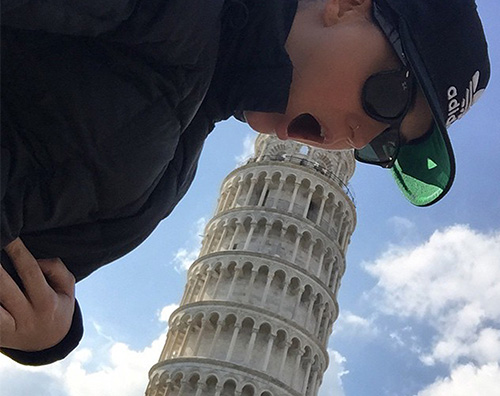 Katy4 Katy Perry in posa davanti ai monumenti italiani
