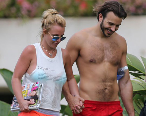 Britney e Charlie1 Britney Spears mostra il fisico alle Hawaii