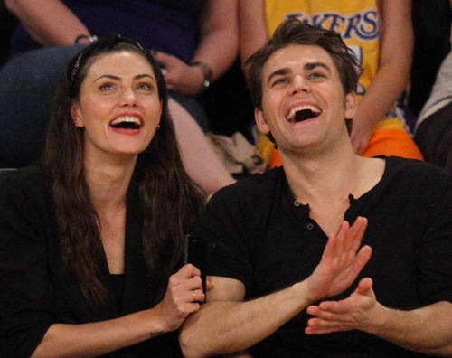 Paul Wesley Phoebe Tonkin Paul Wesley e Phoebe Tonkin innamorati a Los Angeles