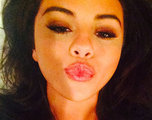 Selena Gomez2 Selena Gomez: buonanotte con un selfie