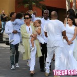 Kardashian family 150x150 Il clan Kardashian in bianco per Pasqua