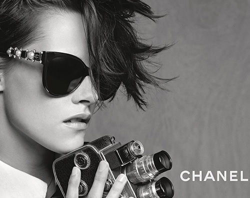 Kristen Stewart Chanel Kristen Stewart viaggia comoda