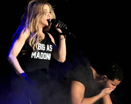 Madonna Drake Bacio Madonna bacia Drake, ma lui non gradisce
