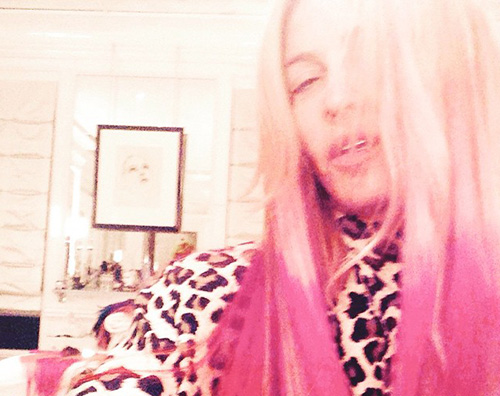 Madonna capelli rosa instagram Capelli rosa per Madonna