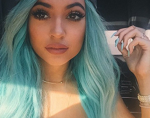 kYLIE Kendall e Kylie sono marchi depositati