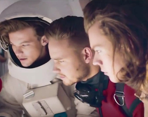 One Direction Gli One Direction ironici nello spot del nuovo profumo