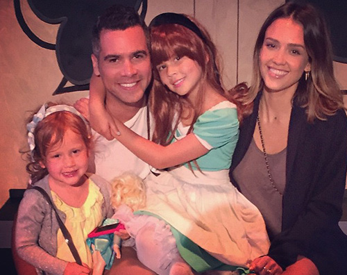 Jessica Alba family Jessica Alba con la sua famiglia su Instagram