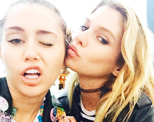 Miley Stella Miley Cyrus e Stella Maxwell sono una coppia?