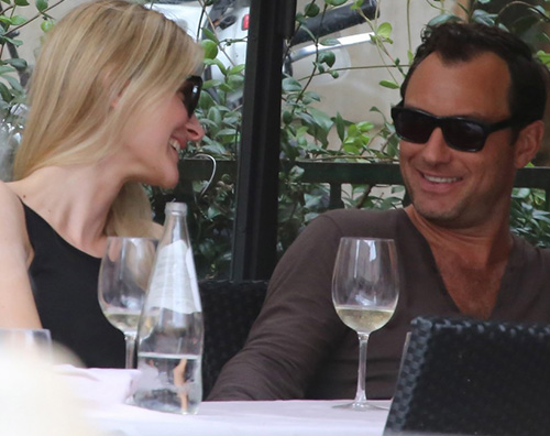 Jude Law 21 Jude Law, gita a Roma con la fidanzata Philippa