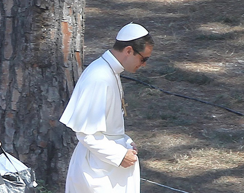 Jude Law Indovina il papa sul set