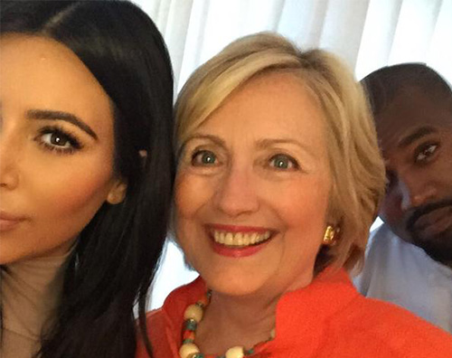 Kim Kanye Hilary Selfie Kim e Kanye, selfie con Hillary Clinton