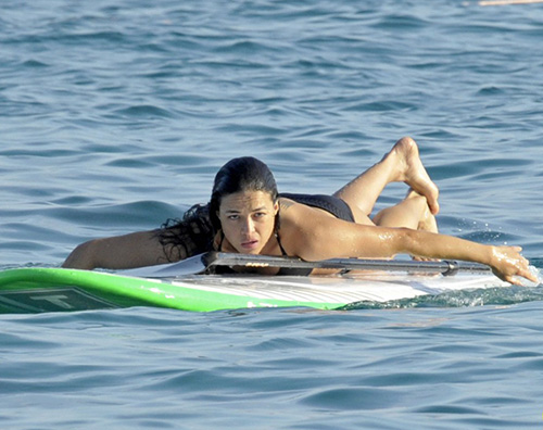 Michelle Rodriguez Vacanze al mare per Michelle Rodriguez