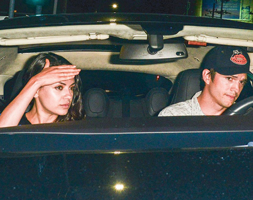 Mila Ashton Mila Kunis a cena fuori con Ashton per il suo compleanno