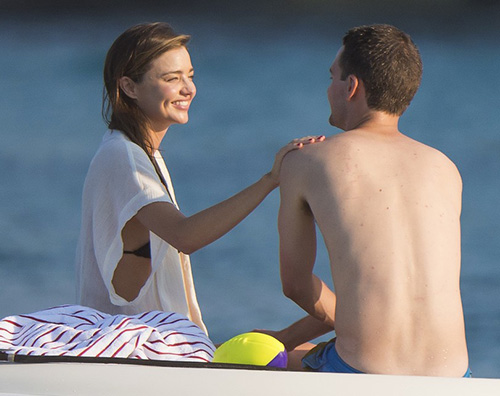 Miranda e Evan Miranda Kerr, vacanza in Corsica con Evan Spiegel