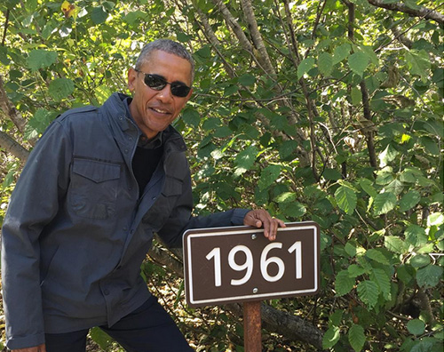 Barack Obama Barack Obama in Alaska con Mr. Bear