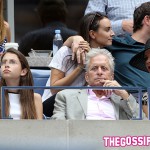 MichaelDouglasCarysDouglasCatherineZ 150x150 Una schiera di celebrity per la finale del Grande Slam