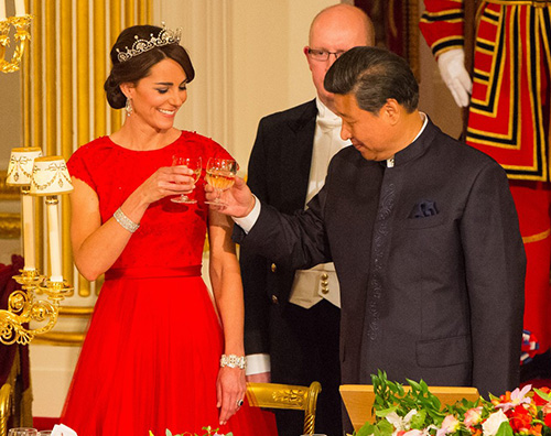 Kate Middleron brinda con Xi Jinping