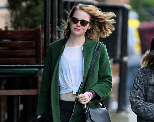 Emma Stone Emma Stone solidale con la Francia