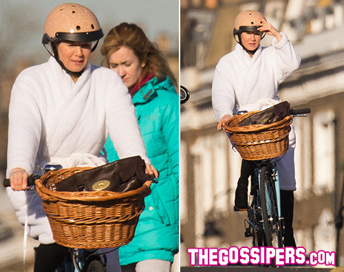 Renee Zellweger Renee Zellweger in bicicletta a Londra