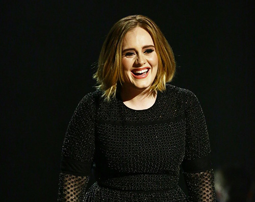 Adele Adele come Beyonce su Instagram