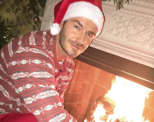 David Beckham David Beckham è un sexy Babbo Natale