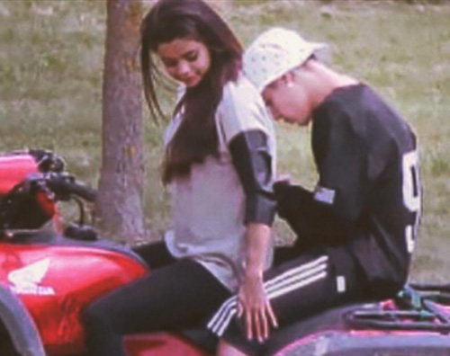 Justin Selena Justin Bieber e Selena Gomez: vecchia foto romantica su Instagram