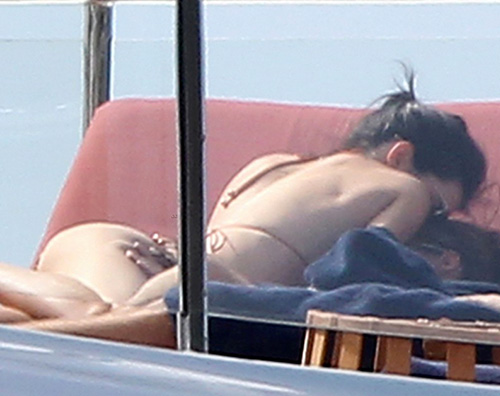 Kendall Harry bacio Harry Styles e Kendall Jenner vacanze hot a St. Barts